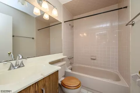 408 Westgate Dr, Edison, NJ 08820 photo 29