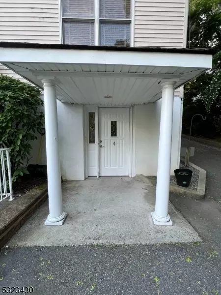 124 Centre St, Nutley, NJ 07110 photo 4