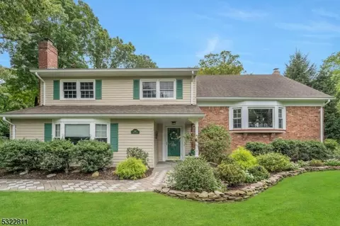 349 Holly Dr, Wyckoff, NJ 07481