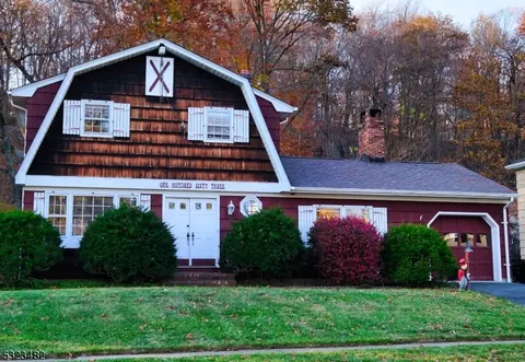 163 Reeve Ave, Bloomingdale, NJ 07403