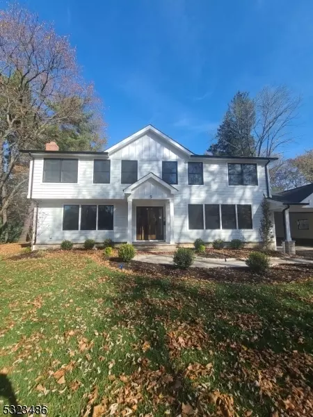 5 Falcon Ct, Livingston, NJ 07039