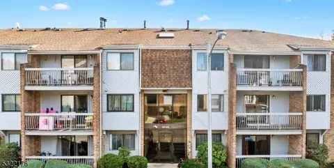 906 Edison Glen Ter, Edison, NJ 08837