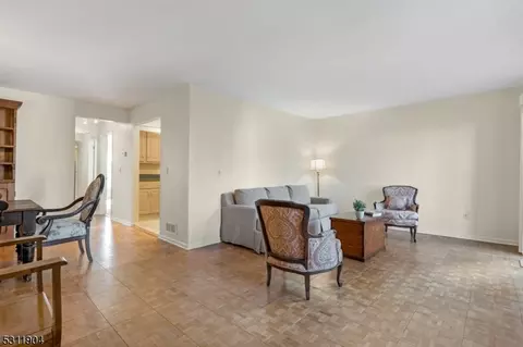 63 Commonwealth Dr, Basking Ridge, NJ 07920 photo 7