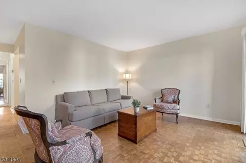 63 Commonwealth Dr, Basking Ridge, NJ 07920 photo 6
