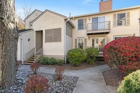 63 Commonwealth Dr, Basking Ridge, NJ 07920