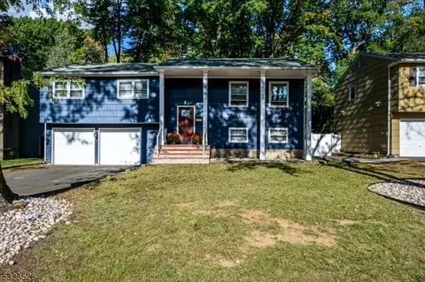 262 Farragut Rd, North Plainfield, NJ 07062