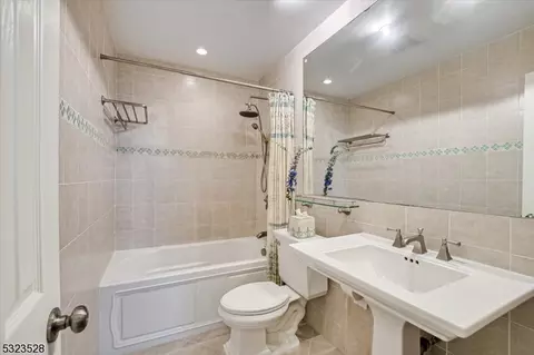 262 Farragut Rd, North Plainfield, NJ 07062 photo 16
