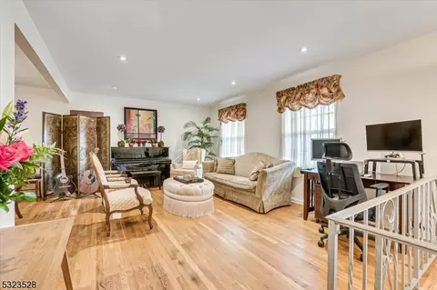 262 Farragut Rd, North Plainfield, NJ 07062 photo 3