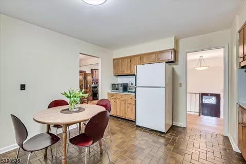 262 Farragut Rd, North Plainfield, NJ 07062 photo 11