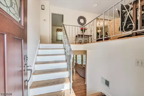 262 Farragut Rd, North Plainfield, NJ 07062 photo 2