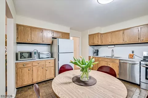262 Farragut Rd, North Plainfield, NJ 07062 photo 10