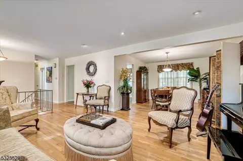 262 Farragut Rd, North Plainfield, NJ 07062 photo 4