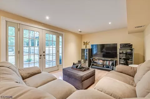 262 Farragut Rd, North Plainfield, NJ 07062 photo 18