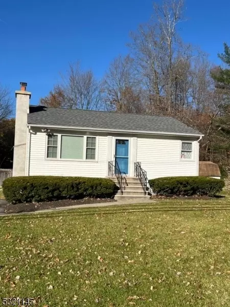 20 Schofield Rd, West Milford, NJ 07480