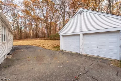 60 Woodhaven Dr, Wayne, NJ 07470 photo 12