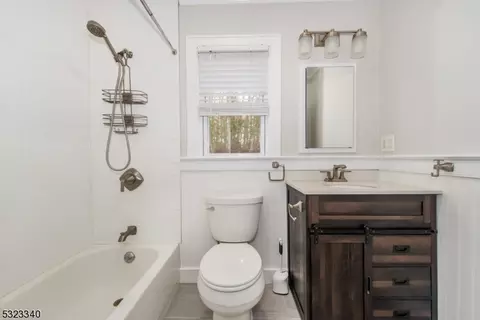 60 Woodhaven Dr, Wayne, NJ 07470 photo 10