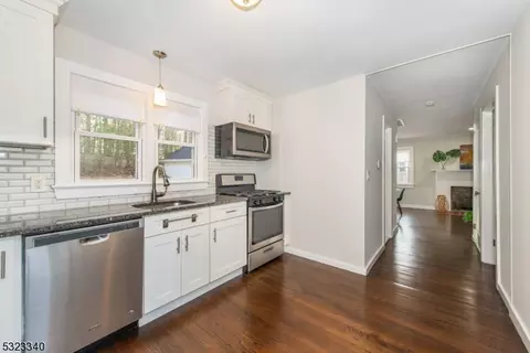 60 Woodhaven Dr, Wayne, NJ 07470 photo 6