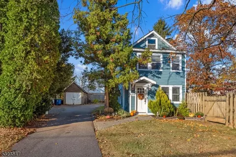 204 W Frech Ave, Manville, NJ 08835