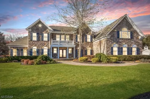 21 Chapel Hill Ct, Sparta, NJ 07871