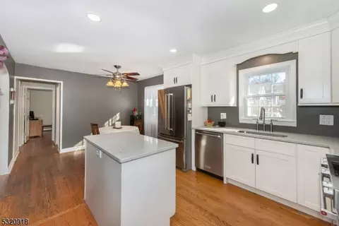 46 New St, Wayne, NJ 07470 photo 9