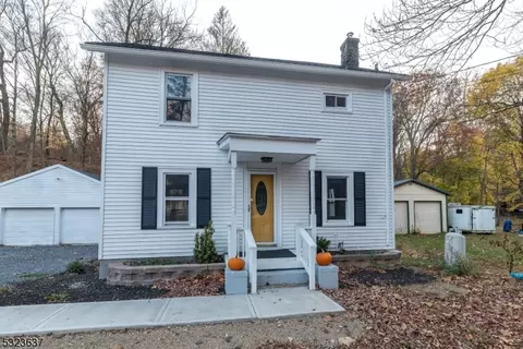 835 Brass Castle Rd, Belvidere, NJ 07823