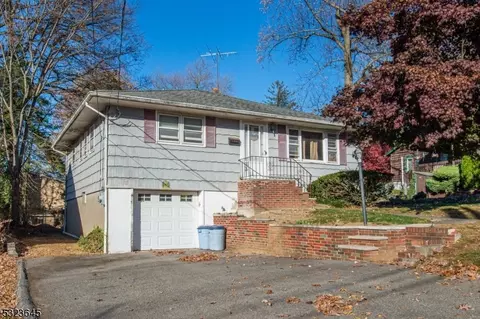 33 Lenape Trl, Wayne, NJ 07470