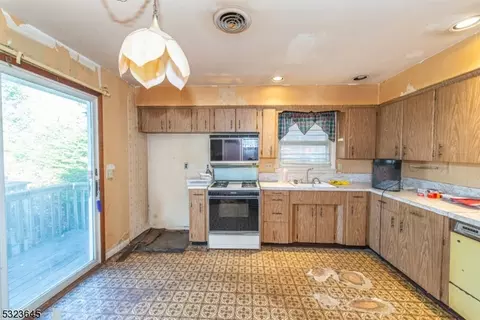33 Lenape Trl, Wayne, NJ 07470 photo 7