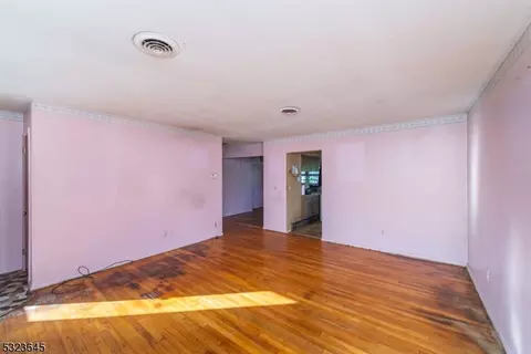 33 Lenape Trl, Wayne, NJ 07470 photo 5
