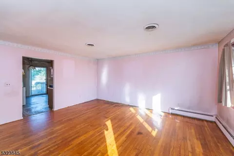 33 Lenape Trl, Wayne, NJ 07470 photo 4
