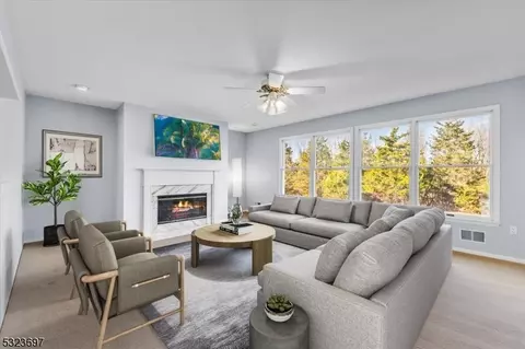 5 Aspen Dr, Hillsborough, NJ 08844
