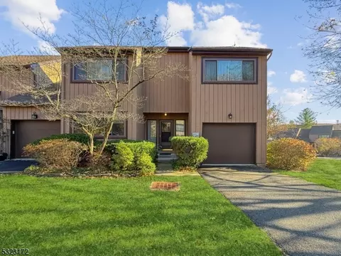 12 Spruce Ln, Morristown, NJ 07960