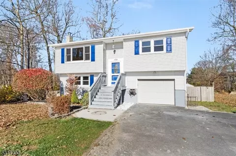 139 Barry Dr N, Vernon Twp, NJ 07422