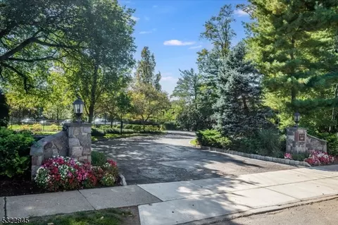 140 Bellair Rd, Ridgewood, NJ 07450