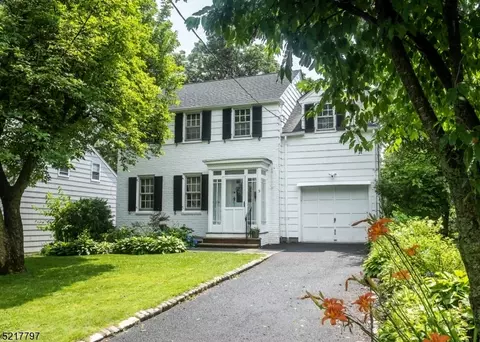 5 Carleton Ct, Maplewood, NJ 07040