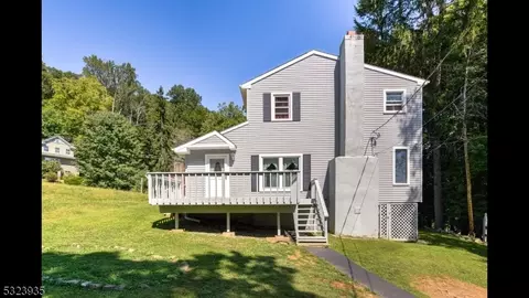 191 Lakeside Dr, Belvidere, NJ 07823