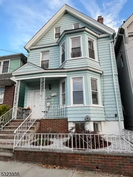 714 N 5th St, Harrison, NJ 07029