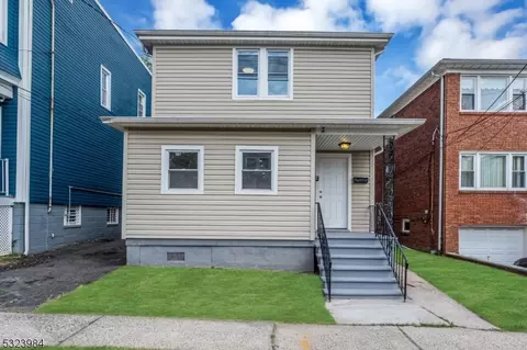 30 42nd St, Irvington, NJ 07111