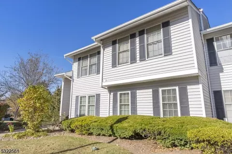 237 Nuthatch Ct, Three Bridges, NJ 08887