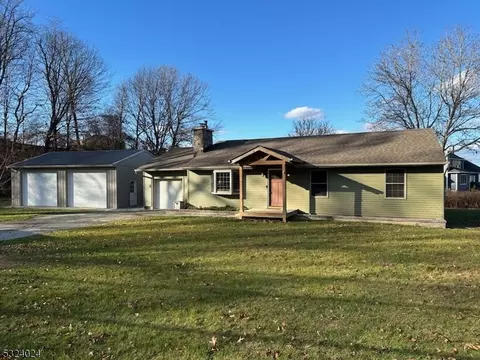 4435 Rudetown Rd, Hamburg, NJ 07419