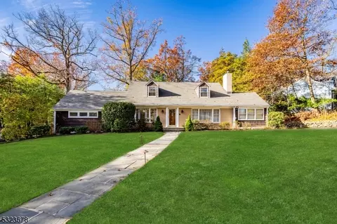 7 Falmouth St, Millburn Twp, NJ 07078
