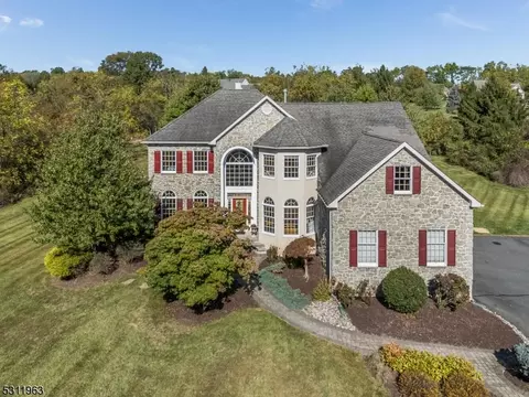 37 Milestone Dr, Raritan Twp, NJ 08551