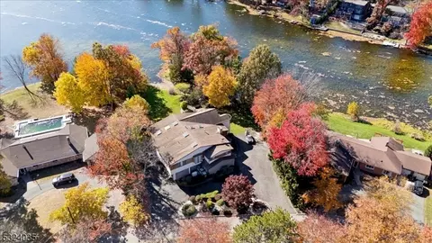 115 Lake Dr E, Wayne, NJ 07470