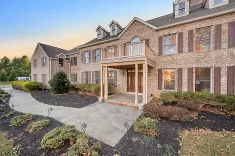 17 Maria Dr, Sparta, NJ 07871