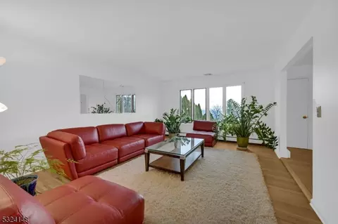 99 Nellis Dr, Wayne, NJ 07470 photo 9