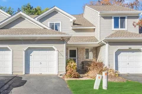 14 Sweetwater Ln, Hamburg, NJ 07419