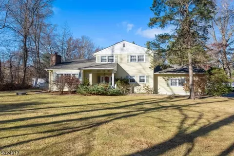182 S Hillside Ave, Roxbury Twp, NJ 07876