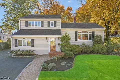 15 Edgemere Rd, Livingston, NJ 07039