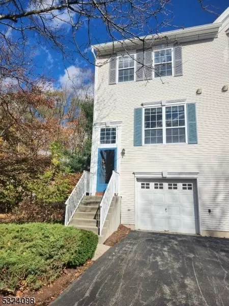 1155 Chedworth Cir, Mahwah, NJ 07430