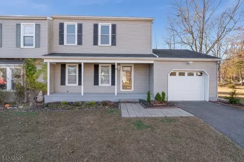 9 Sheephill Cir, Somerville, NJ 08876