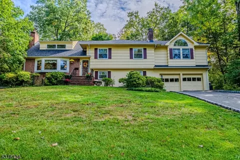 48 Kathleen Ct, Wayne, NJ 07470